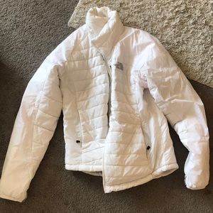 White north face puffy coat